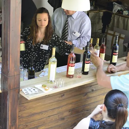 Old בית הארחה *